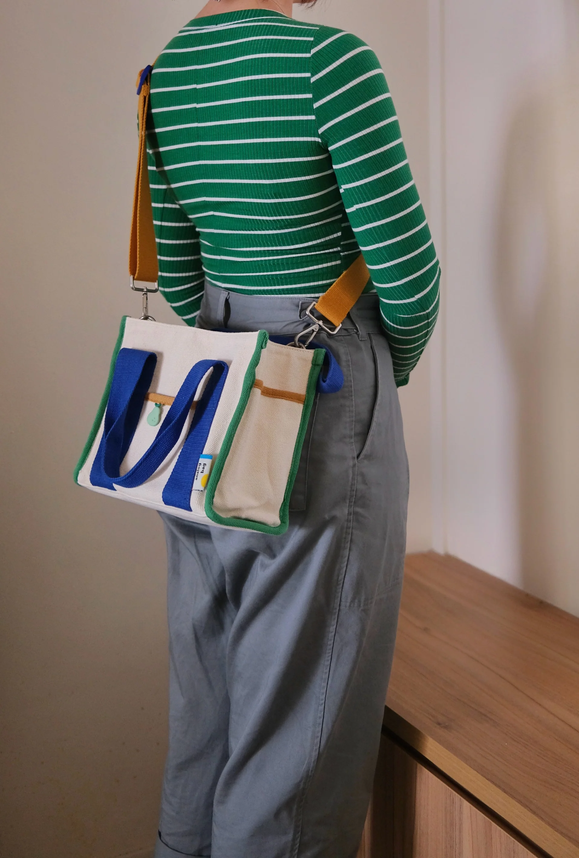 No.1 Medium Tote Bag v3 - Image 3