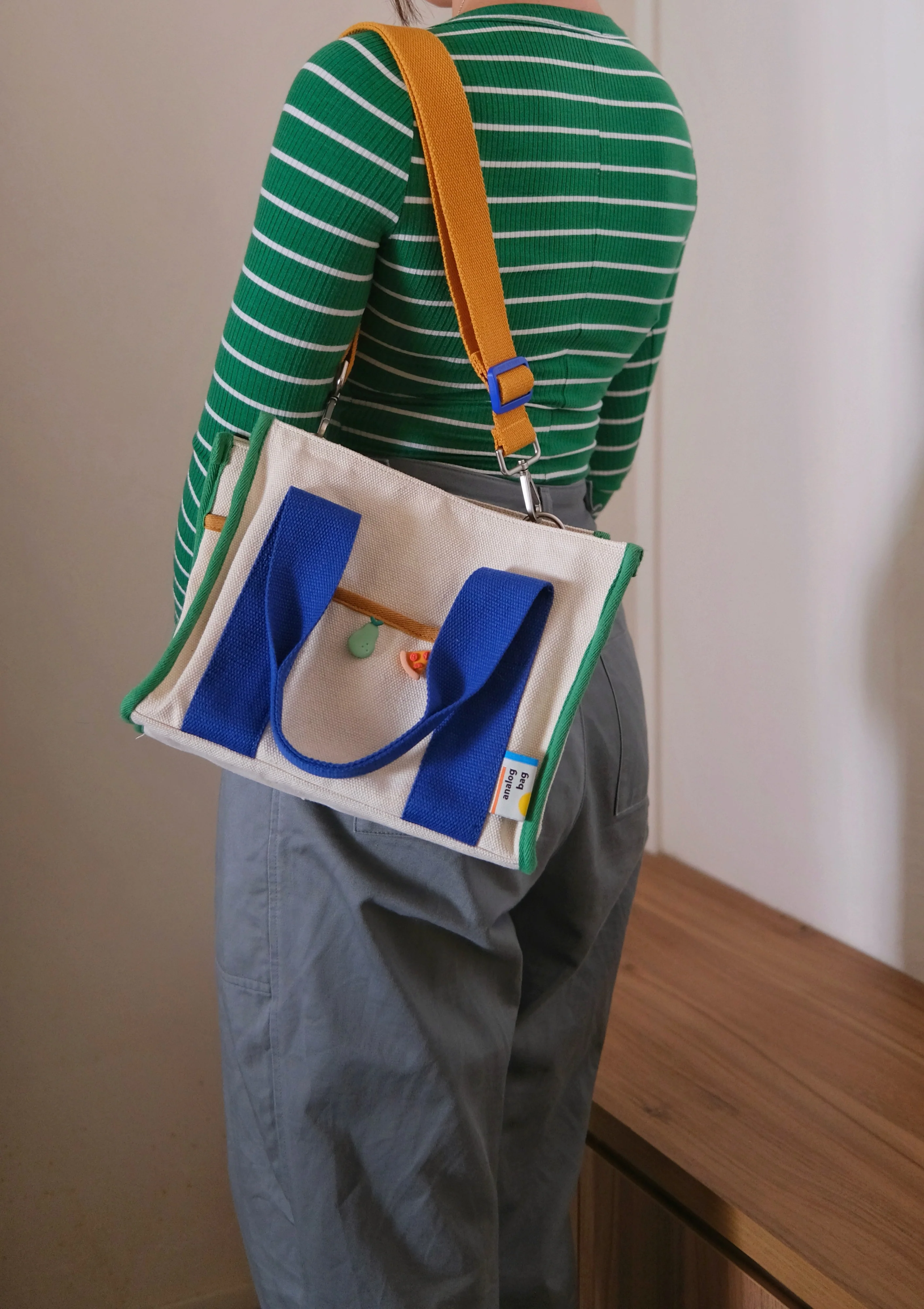 No.1 Medium Tote Bag v3 - Image 4