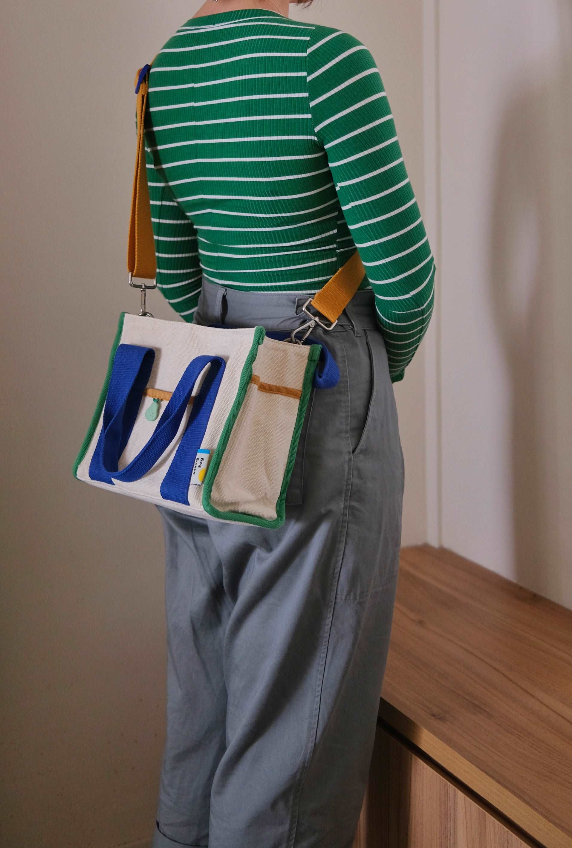 No.10 Medium Tote Bag v3 - Image 4