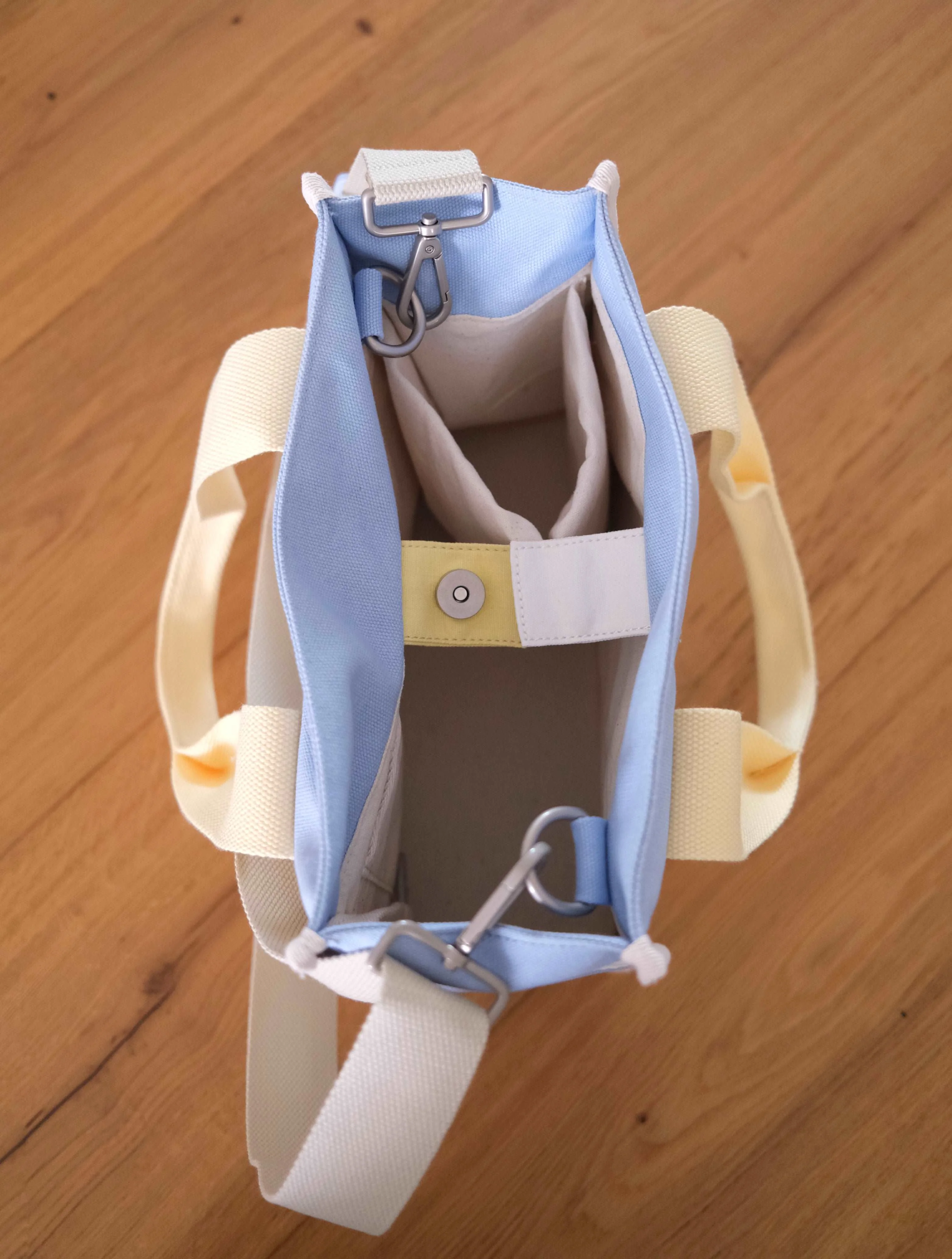 No.17 Medium Tote Bag v3 - Image 18