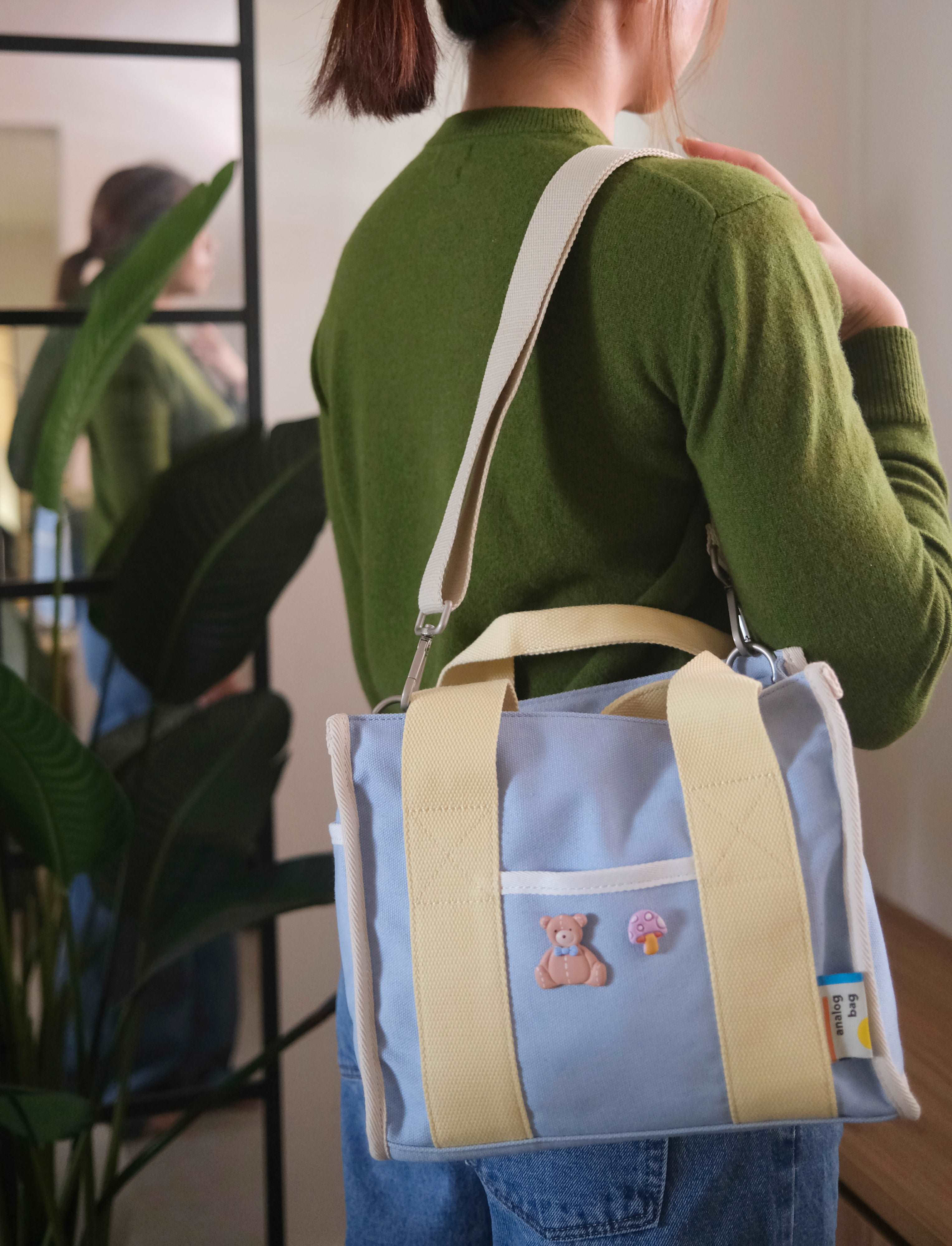 No.17 Medium Tote Bag v3 - Image 5