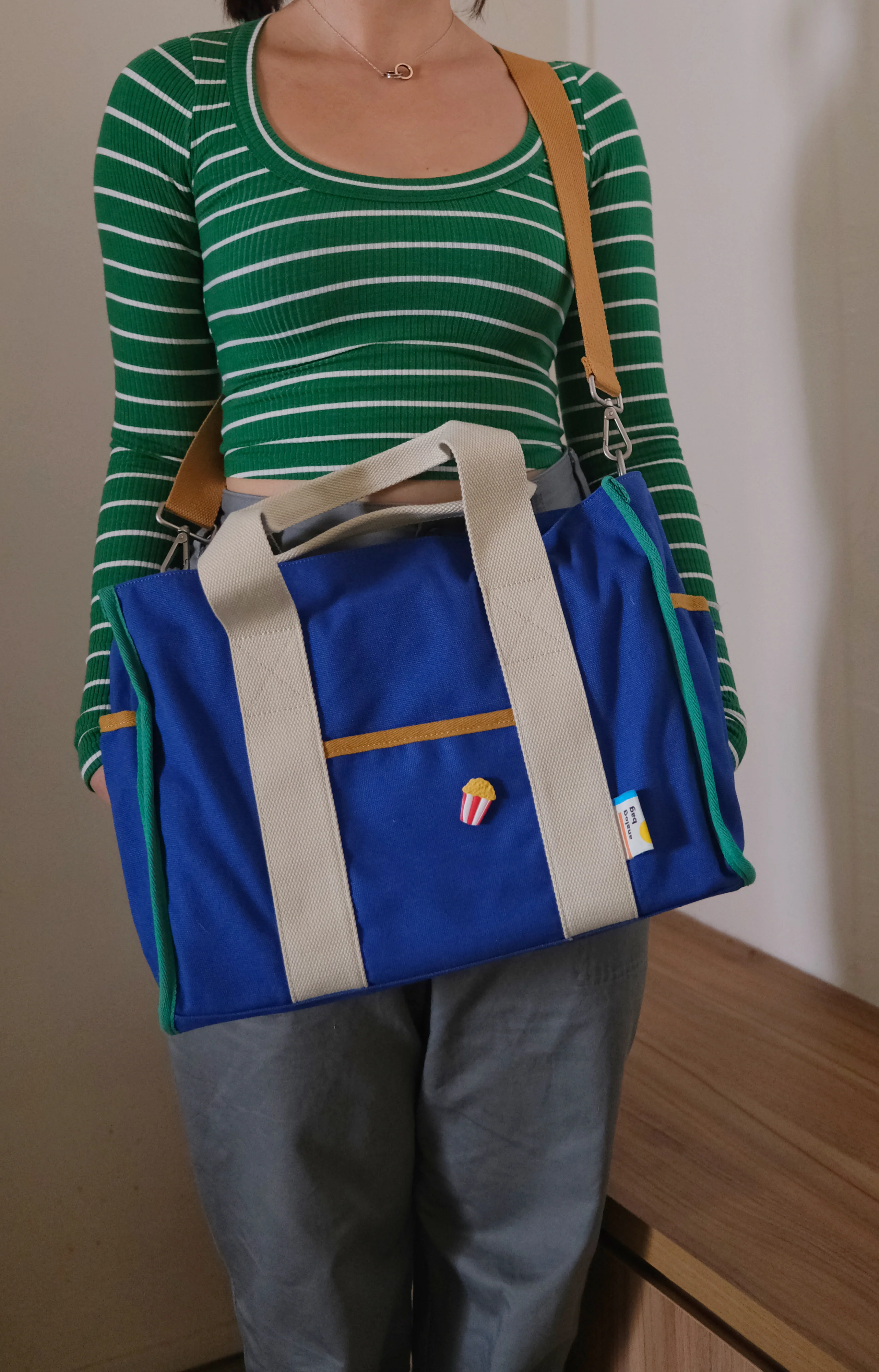 Analog No.4 Laptop Tote - Image 15
