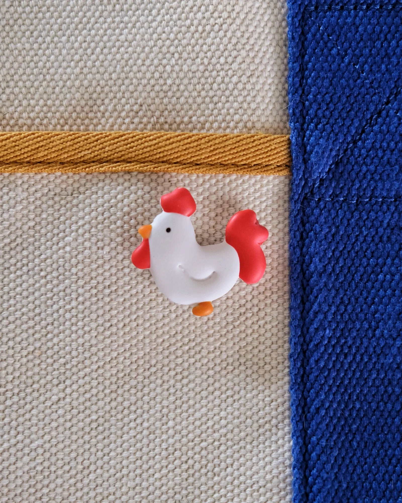 Chicken Pin / Bobbin 🐔