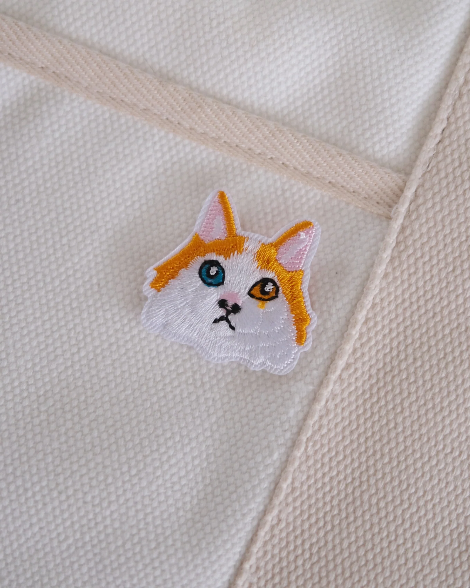 Heterochromia Cat Iron-on Patch - Image 5