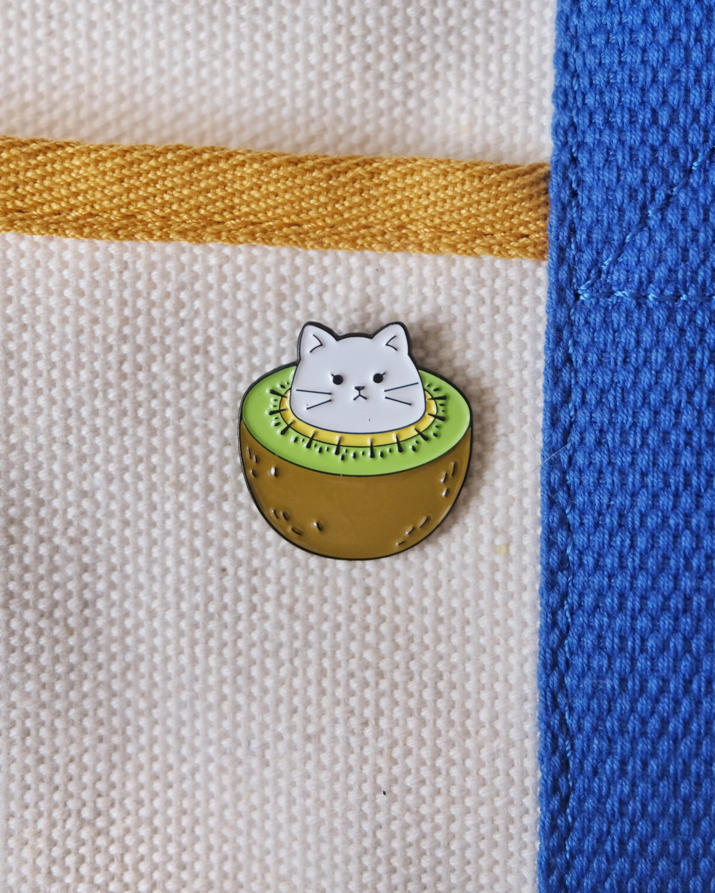 Kiwi Cat Enamel Pin - Image 2