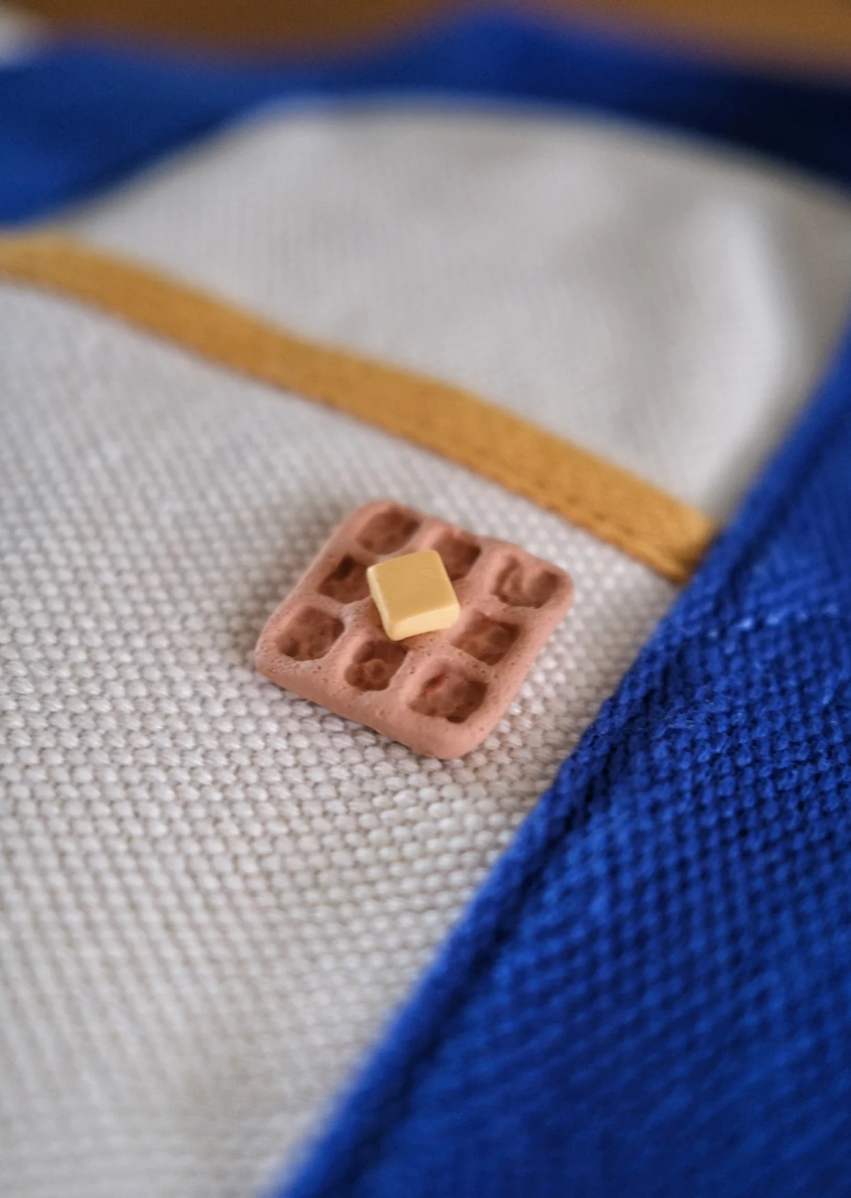 Waffle Pin / Bobbin 🧇 - Image 3
